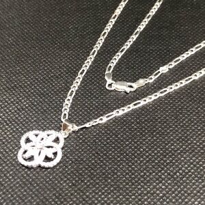 925 Elegant Silver Pendant Necklace